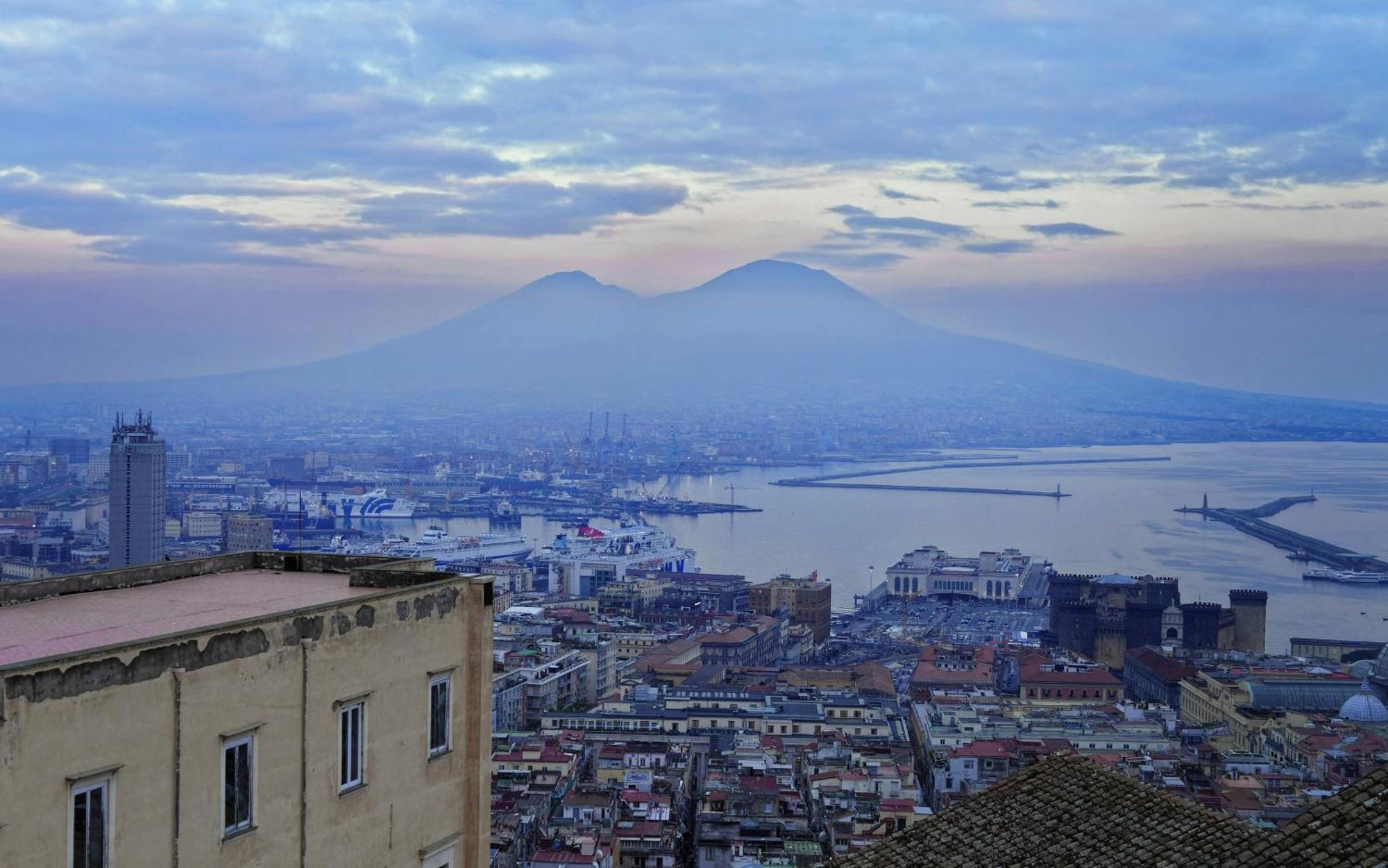 Smart Rent Nei Pressi Di Via Toledo 2 Da Letto