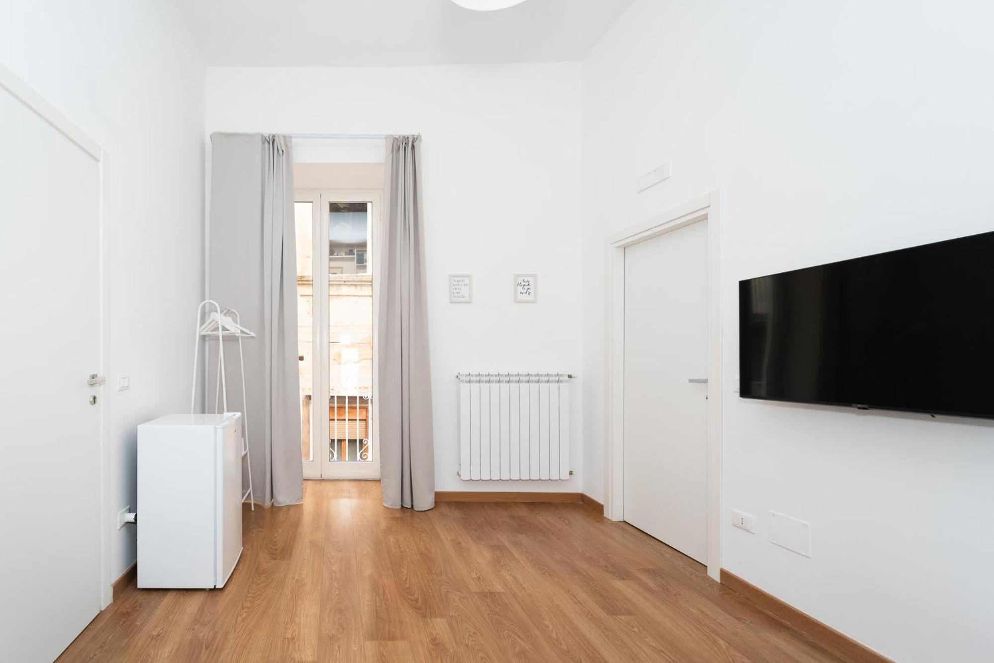 Smart Rent Nei Pressi Di Via Toledo 2 Da Letto * Napoli